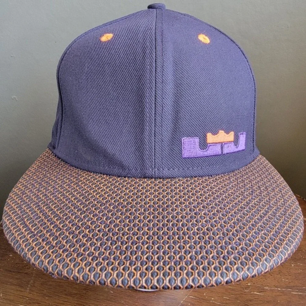 Nike True LeBron Instinct Snapback Hat Double Helix Purple Orange Flat‎ Bill